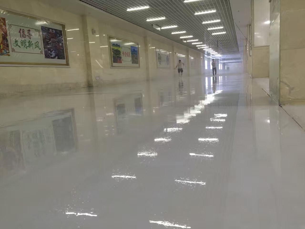 呼和浩特高铁东站.jpg